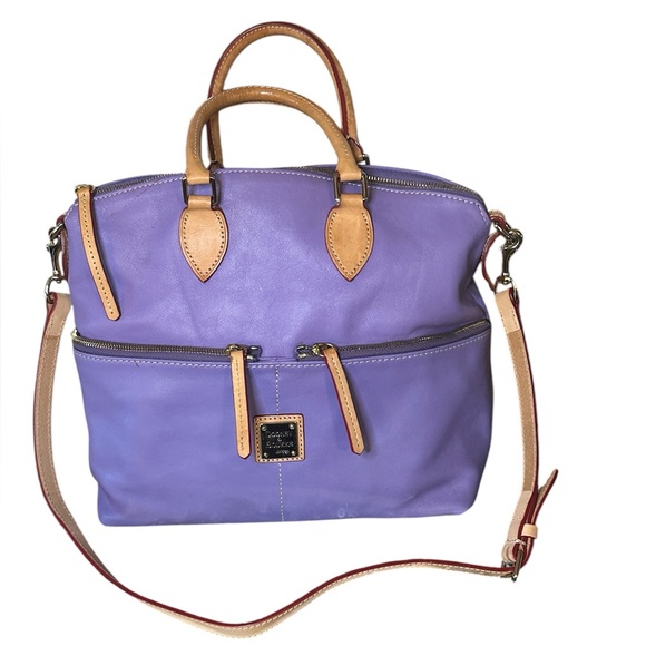 Dooney & Bourke Handbags - EUC Dooney & Bourke Dillon Double Pocket Satchel Crossbody in Lavender.